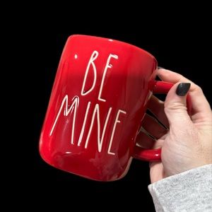 NWT Rae Dunn “Be Mine” ceramic mug